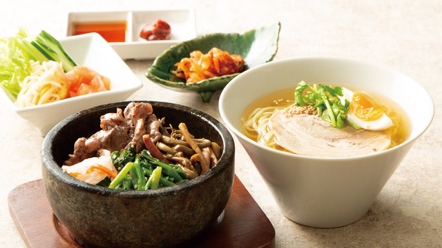 気まぐれラーメンと石焼きビビンバセット